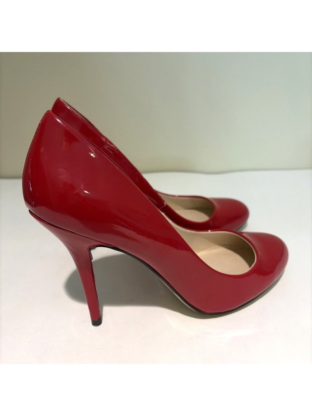 Jada Brave Red Patent Leather Heels Shoes Size 8 Stiletto Classic Sexy Colorful